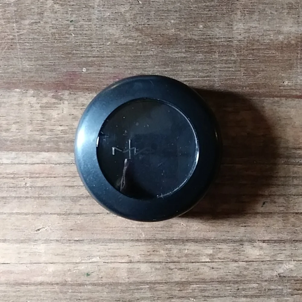 MAC Matte Eyeshadow CARBON - Picture 5 of 5